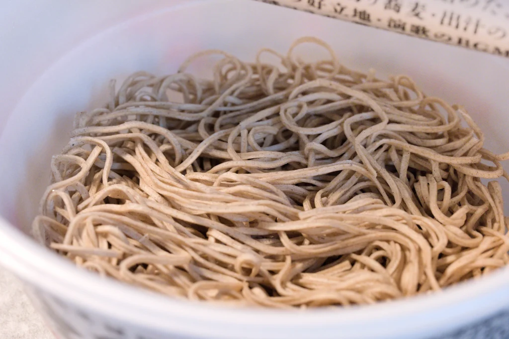ニュータッチ 名代 富士そば 紅生姜天そば(ノンフライ麺)